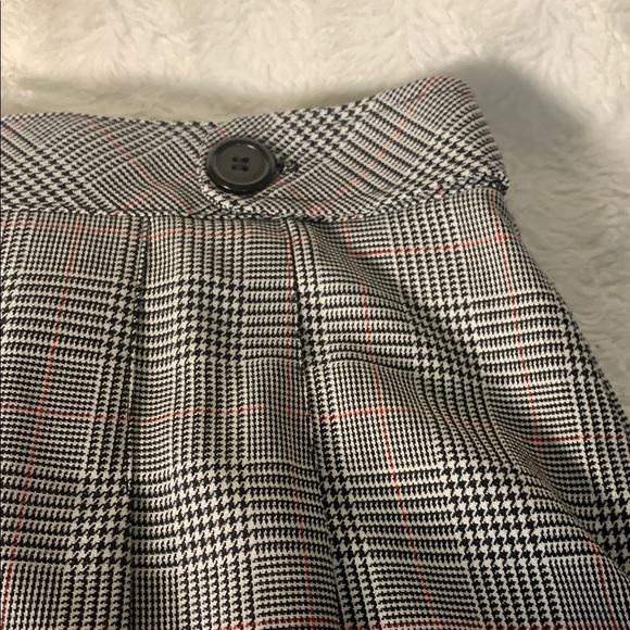 Plaid Pleated Mini Skirt - Picture 7 of 8